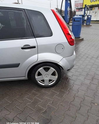 Ford Fiesta cena 5500 przebieg: 310000, rok produkcji 2006 z Kleczew małe 497